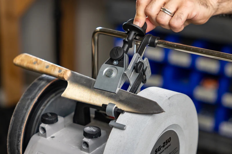 Professional knife sharpening process