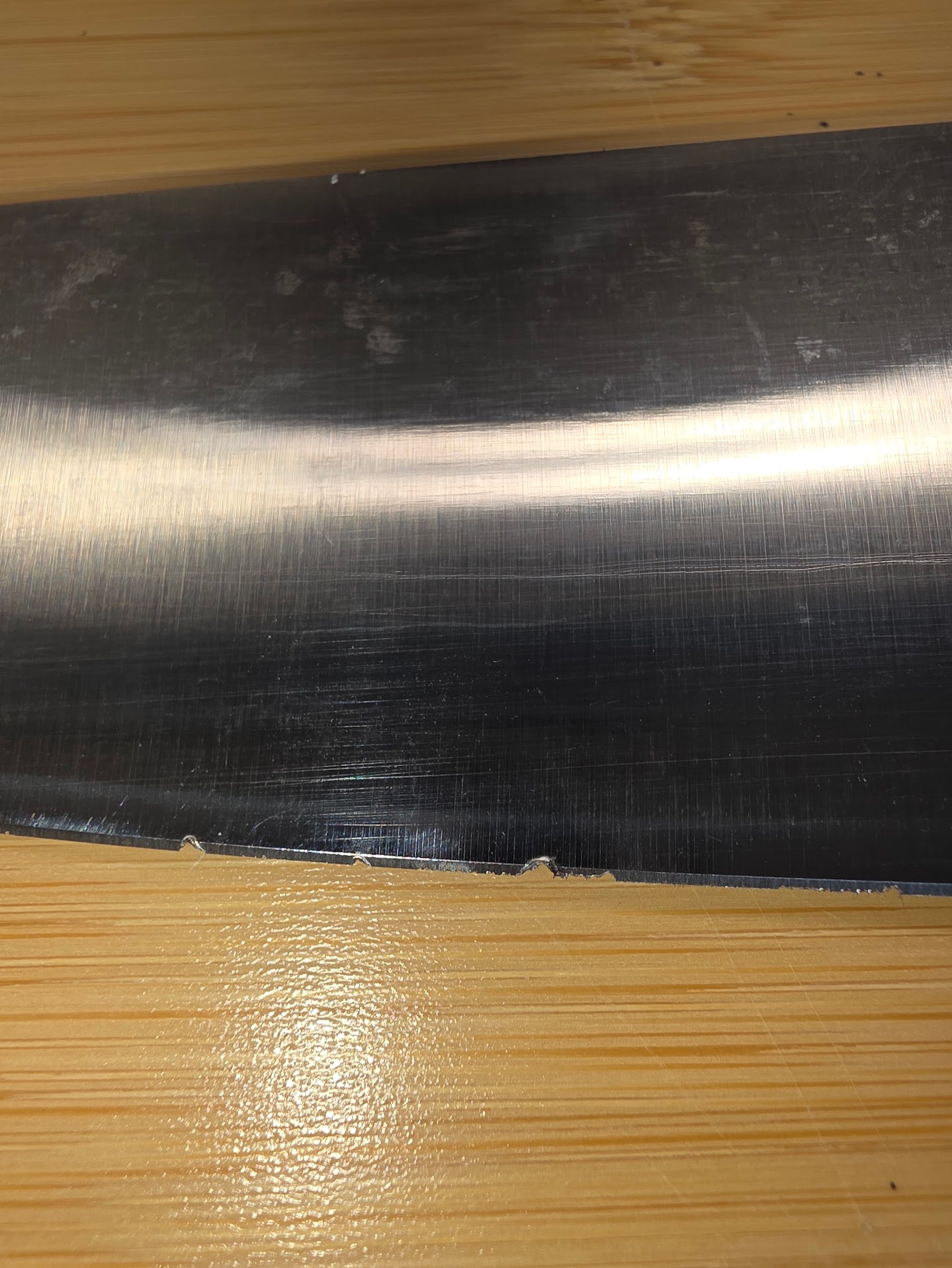 Chipped knife edge before repair